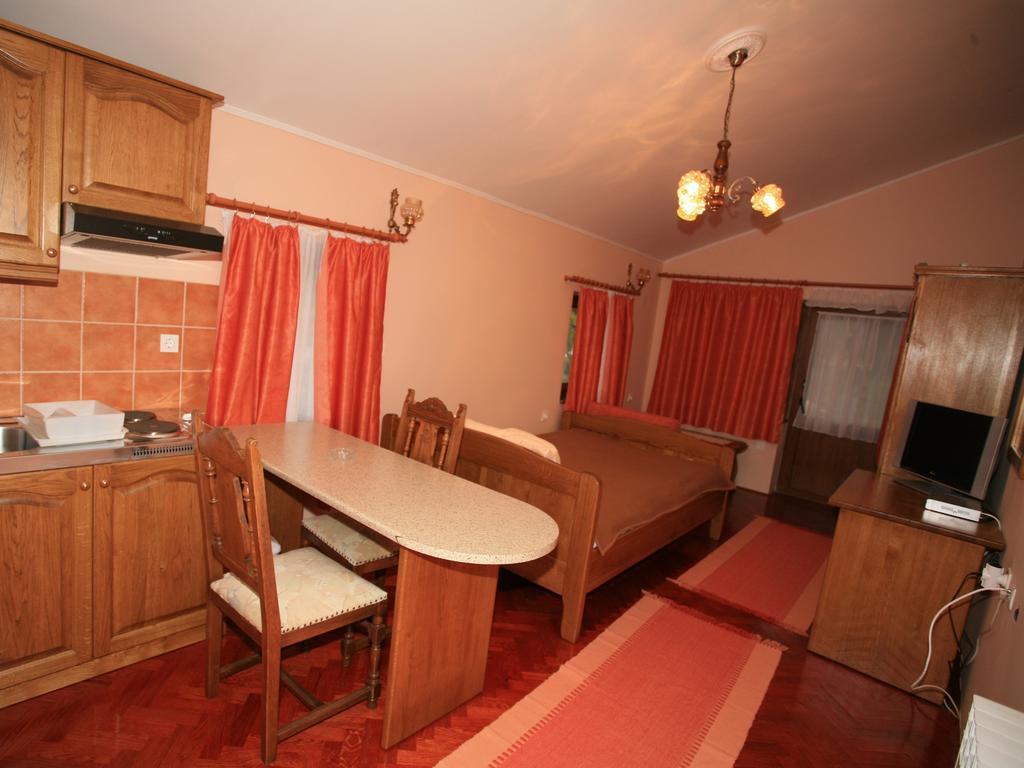 Apartments Vrata Baranje Bilje Δωμάτιο φωτογραφία